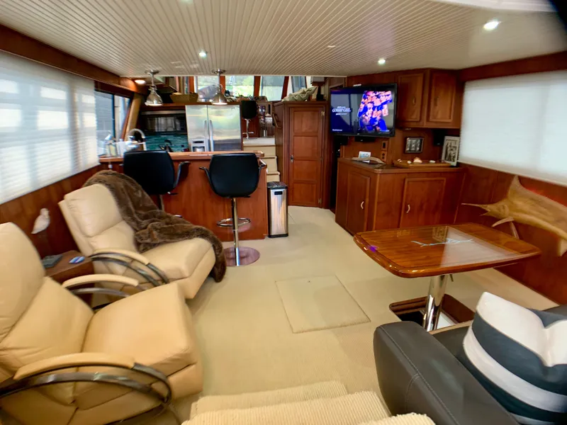 Slide: The Image of Interior of a 1988 Harbor Master 520 Coastal yacht. - 7