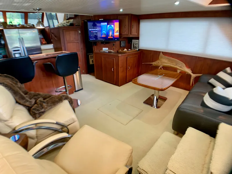 Slide: The Image of Interior of a 1988 Harbor Master 520 Coastal yacht, cozy and modern decor. - 8