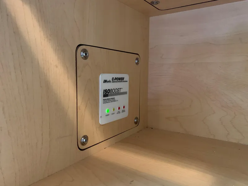 Slide: The Image of ISO BOOST system in a 2007 Sea Ray 52 Sundancer. - 15