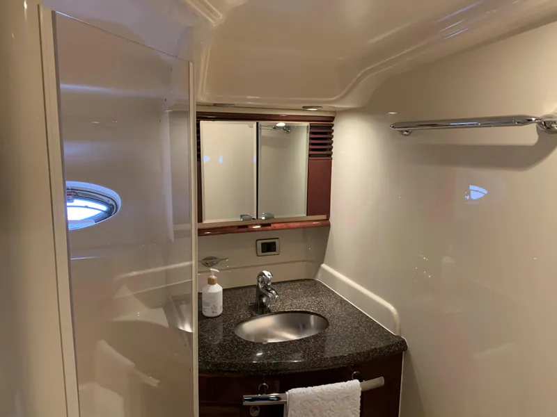 Slide: The Image of Luxurious bathroom in a 2007 Sea Ray 52 Sundancer yacht. - 25