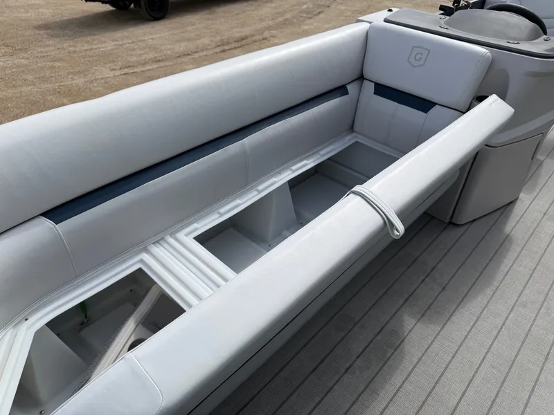 Slide: The Image of Godfrey Sweetwater 2286SB 2022 - 12