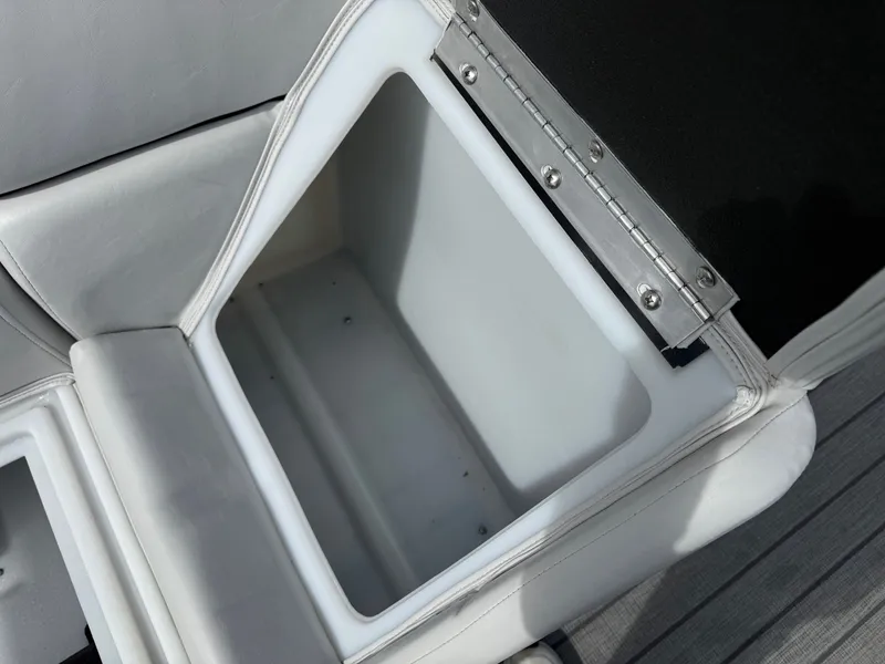 Slide: The Image of Godfrey Sweetwater 2286SB 2022 - 13