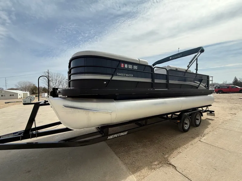 Slide: The Image of Godfrey Sweetwater 2286SB 2022 - 2