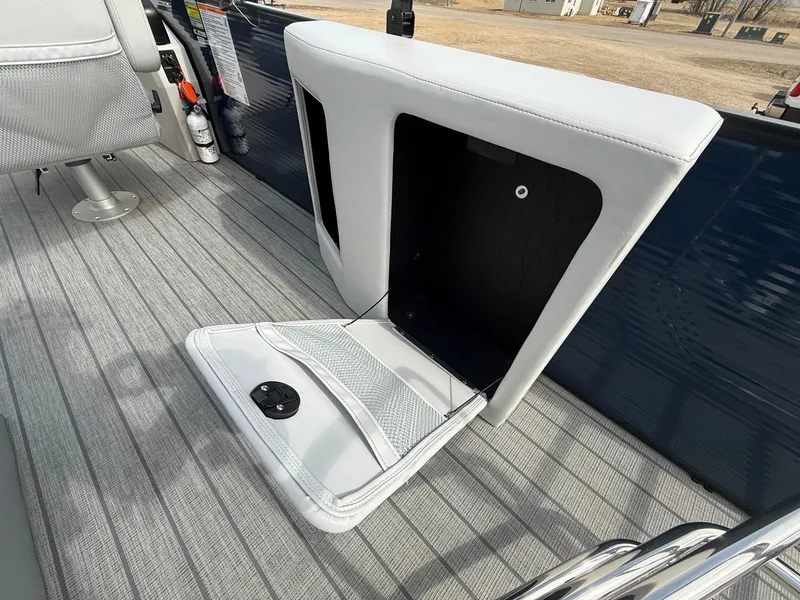 Slide: The Image of Godfrey Sweetwater 2286SB 2022 - 24