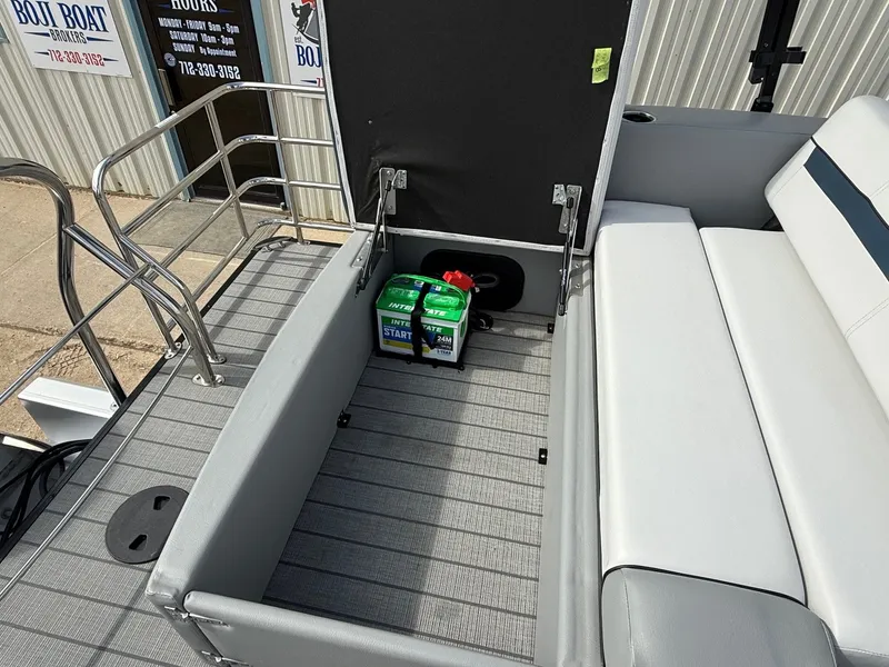 Slide: The Image of Godfrey Sweetwater 2286SB 2022 - 26