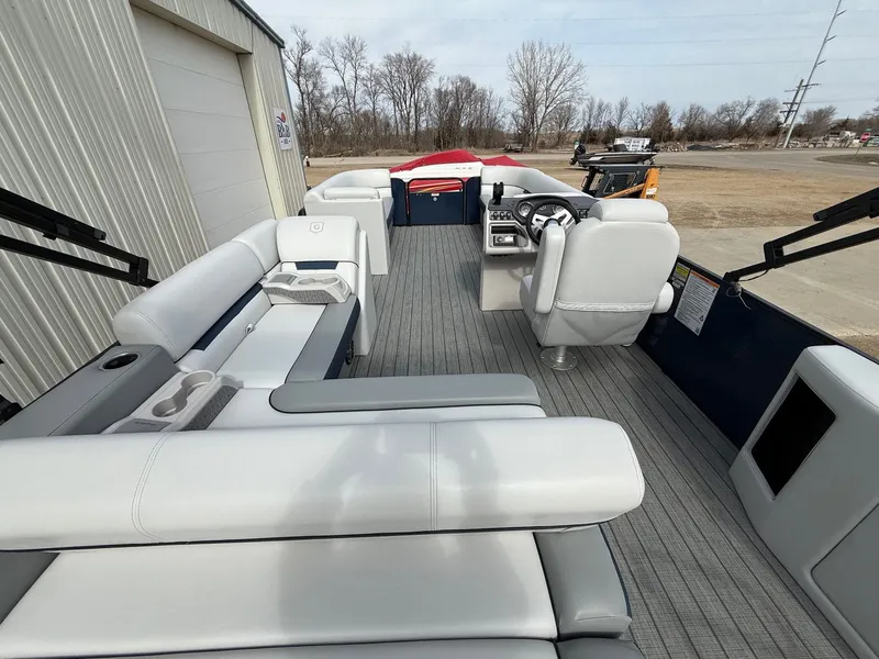 Slide: The Image of Godfrey Sweetwater 2286SB 2022 - 27