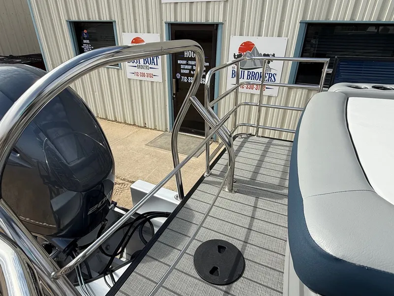 Slide: The Image of Godfrey Sweetwater 2286SB 2022 - 29