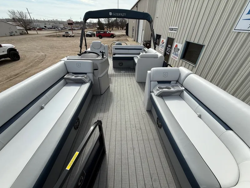 Slide: The Image of Godfrey Sweetwater 2286SB 2022 - 3