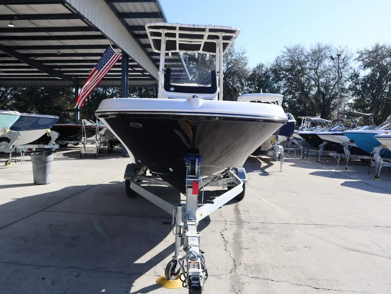 Slide: The Image of Bayliner TROPHY CC20 2026 - 3