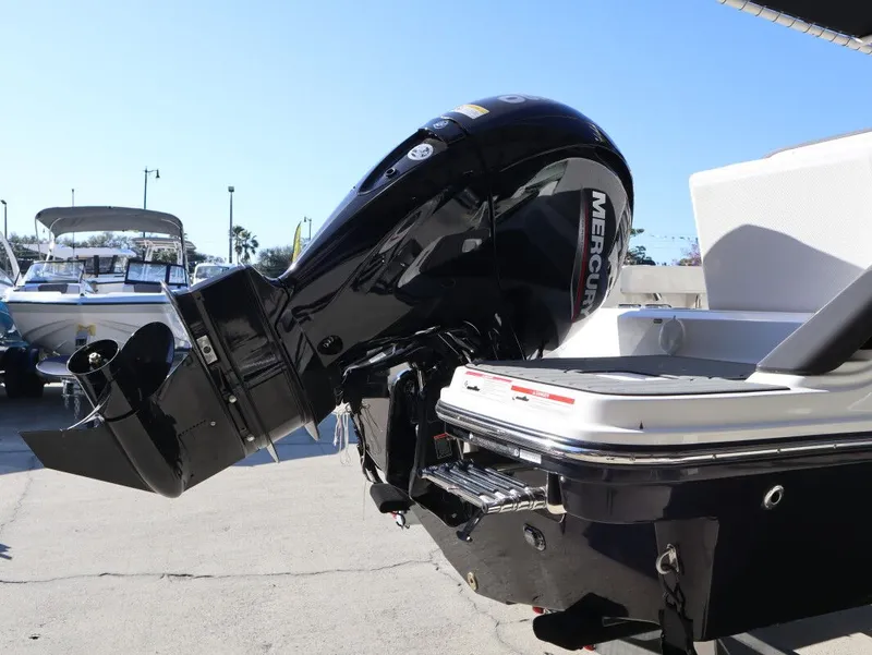 Slide: The Image of Bayliner TROPHY CC20 2026 - 5