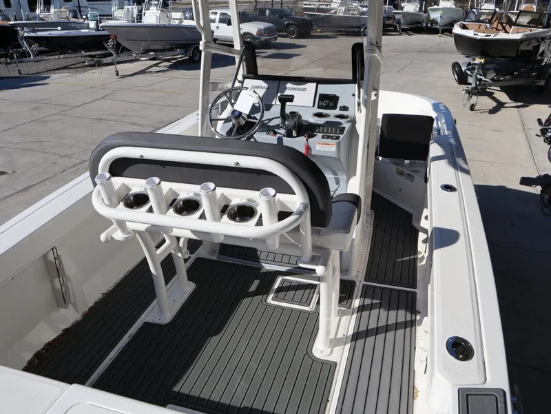 Slide: The Image of Bayliner TROPHY CC20 2026 - 6