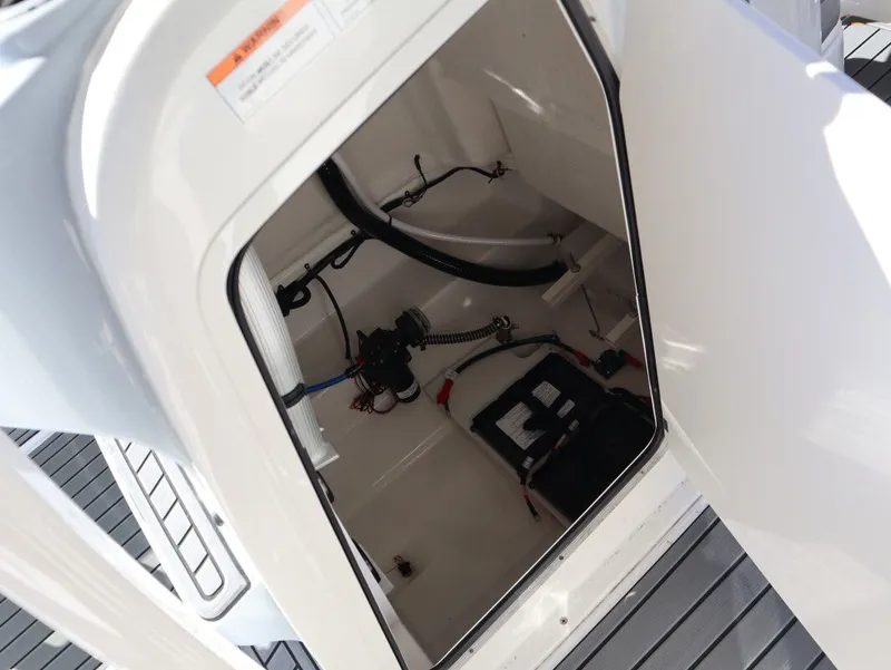 Slide: The Image of Bayliner TROPHY CC20 2026 - 8