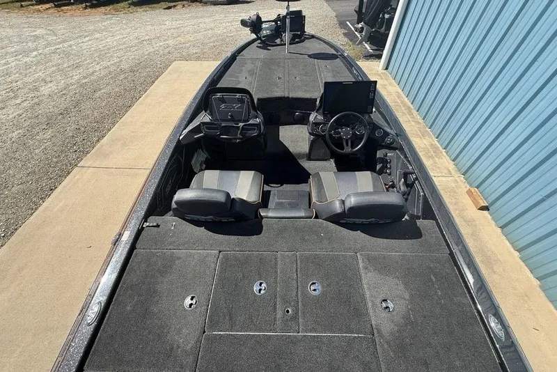 Slide: The Image of 2019 Skeeter ZX250 boat interior with dual seats and steering console. - 27