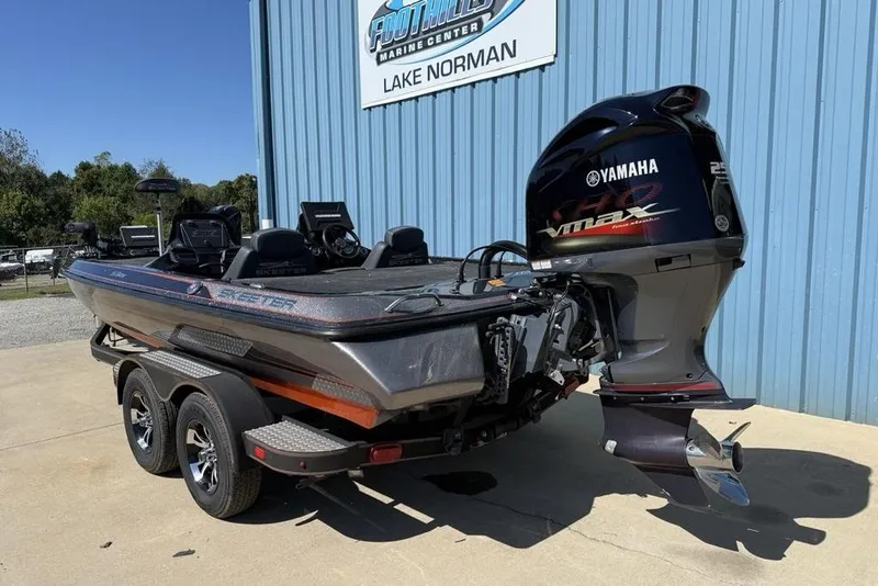 Slide: The Image of 2019 Skeeter ZX250 boat with Yamaha VMAX engine at Foothills Marine Center. - 4