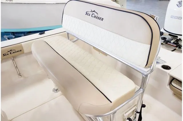 Slide: The Image of Sea Chaser 21 LX 2022 - 14