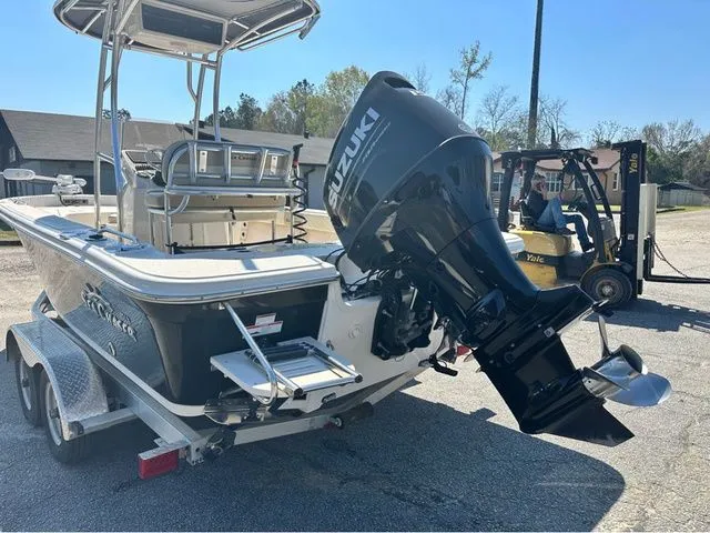 Slide: The Image of Sea Chaser 21 LX 2022 - 23