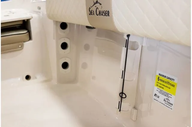 Slide: The Image of Sea Chaser 21 LX 2022 - 3