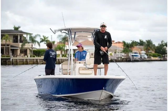 Slide: The Image of Sea Chaser 21 LX 2022 - 7