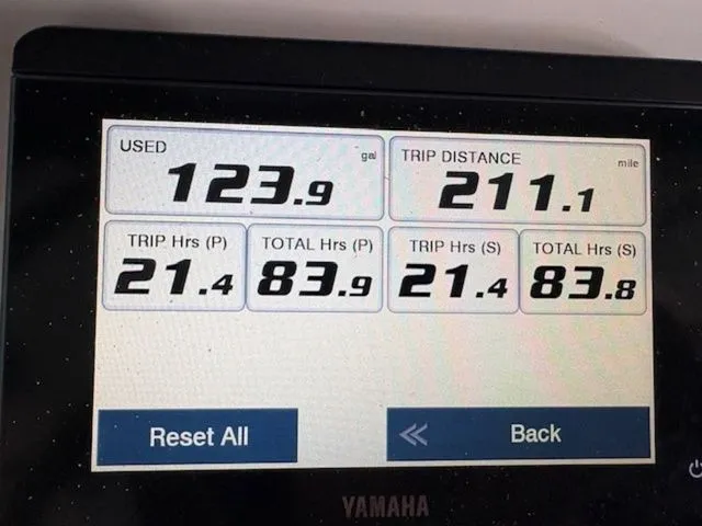 Slide: The Image of Sea Hunt Ultra 275 SE 2025 - 17