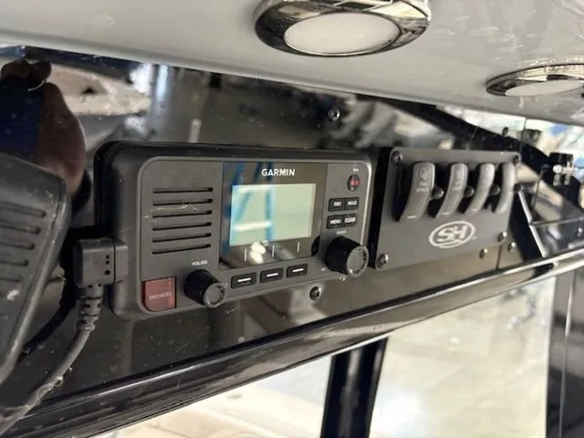 Slide: The Image of Sea Hunt Ultra 275 SE 2025 - 19