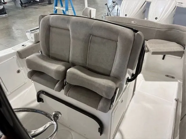 Slide: The Image of Sea Hunt Ultra 275 SE 2025 - 23