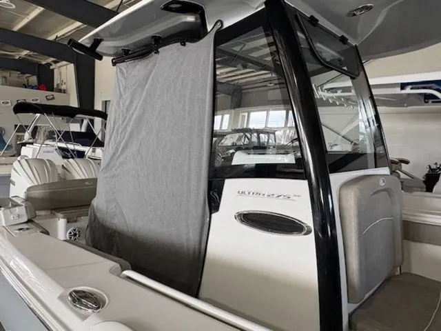 Slide: The Image of Sea Hunt Ultra 275 SE 2025 - 30