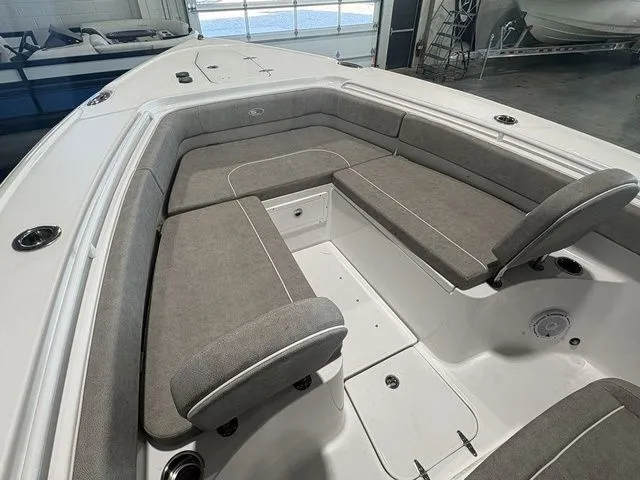 Slide: The Image of Sea Hunt Ultra 275 SE 2025 - 6