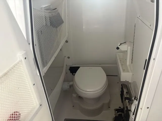 Slide: The Image of Sea Hunt Ultra 275 SE 2025 - 7