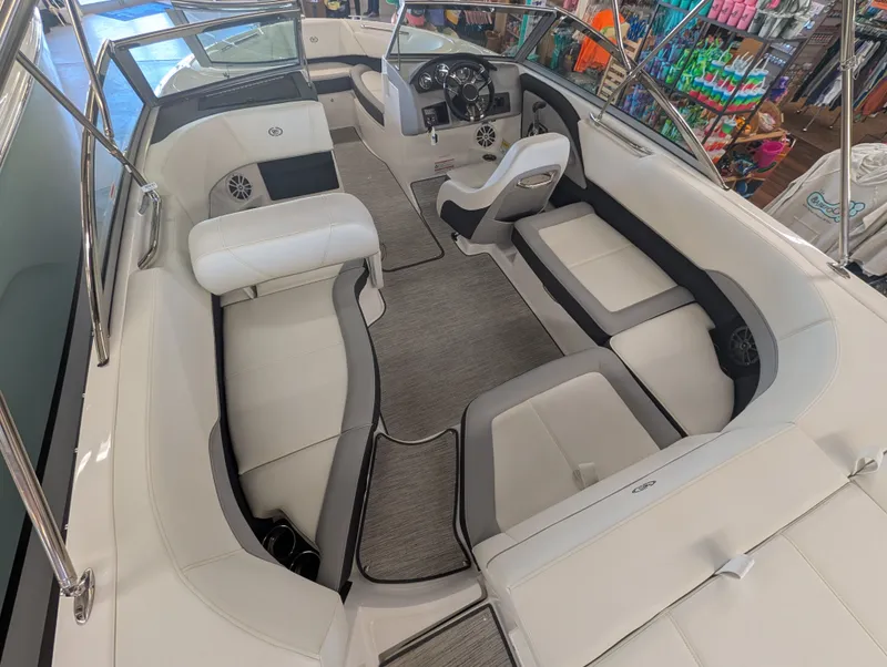 Slide: The Image of Cobalt 220S 2024 - 19