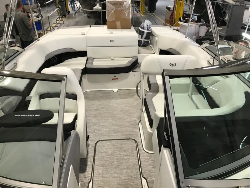 Slide: The Image of Cobalt 220S 2024 - 4