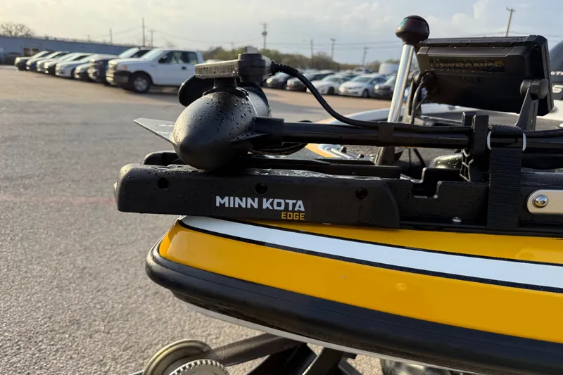 Slide: The Image of 2015 Nitro Z-6 boat with Minn Kota Edge trolling motor in parking lot. - 17