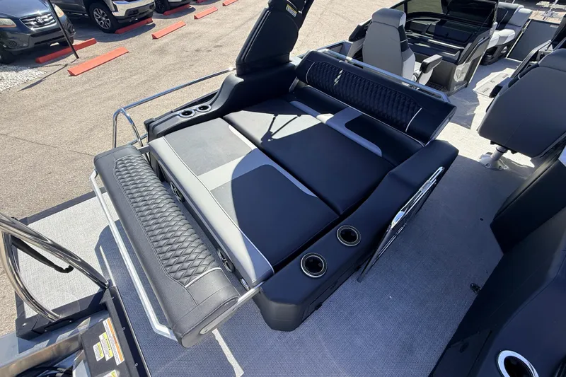 Slide: The Image of 2026 Avalon 2585 Excalibur LTD boat with luxurious flex lounge seating. - 30