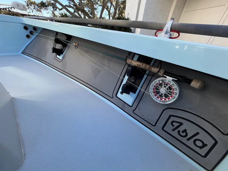 Slide: The Image of Fishing rod on Maverick 17 HPX-S boat, year 2021. - 22