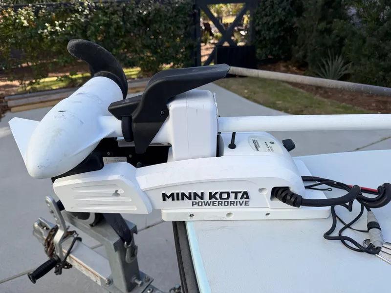 Slide: The Image of Minn Kota PowerDrive on Maverick 17 HPX-S, 2021 model. - 32