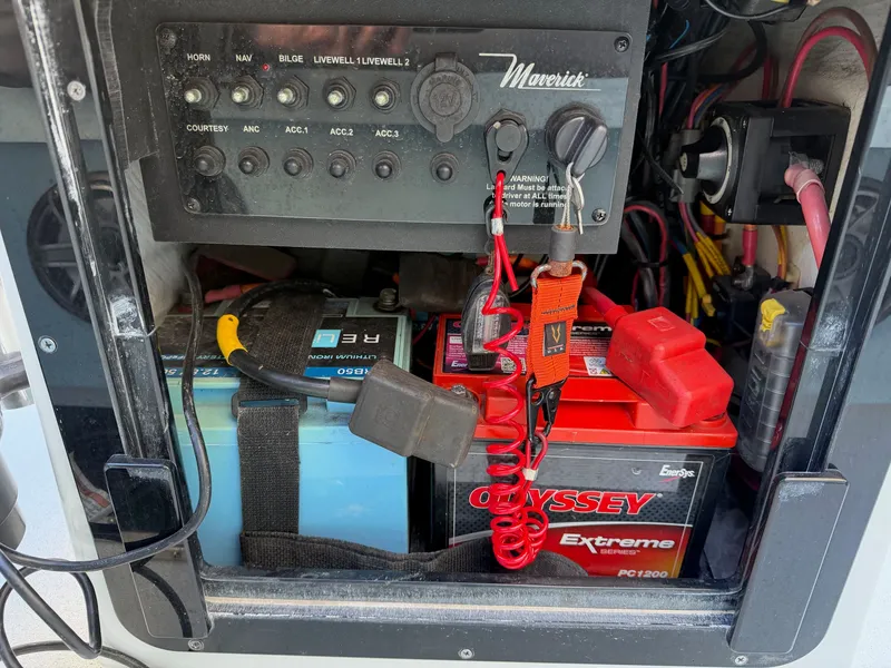 Slide: The Image of Electrical panel of a 2021 Maverick 17 HPX-S boat. - 35