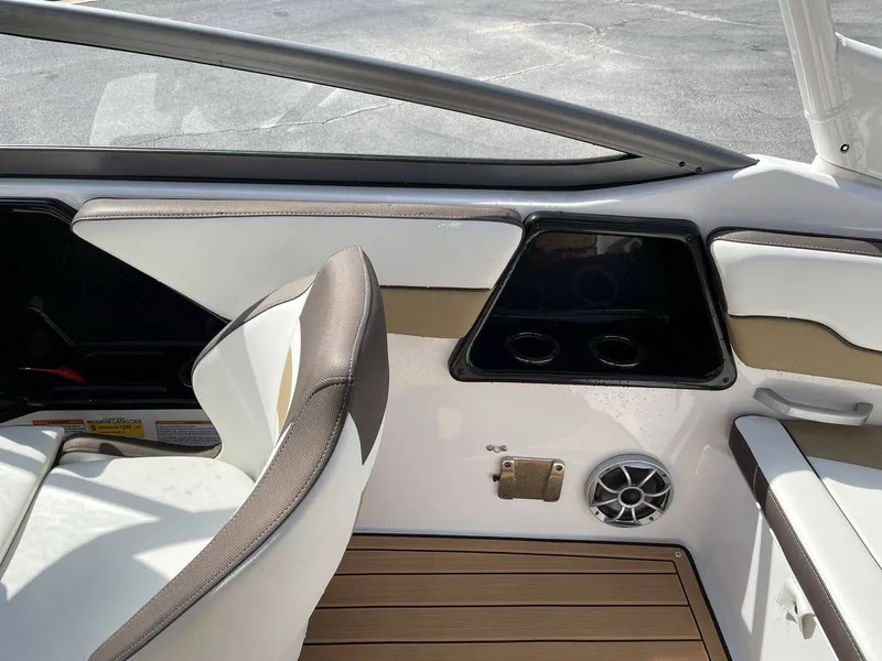 Slide: The Image of Yamaha 195S 2022 - 16