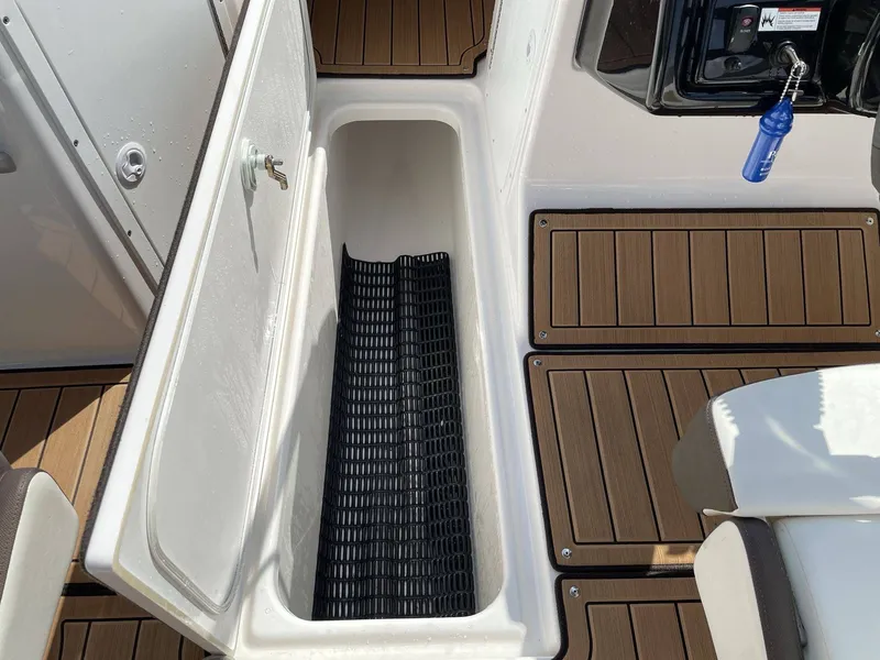 Slide: The Image of Yamaha 195S 2022 - 28