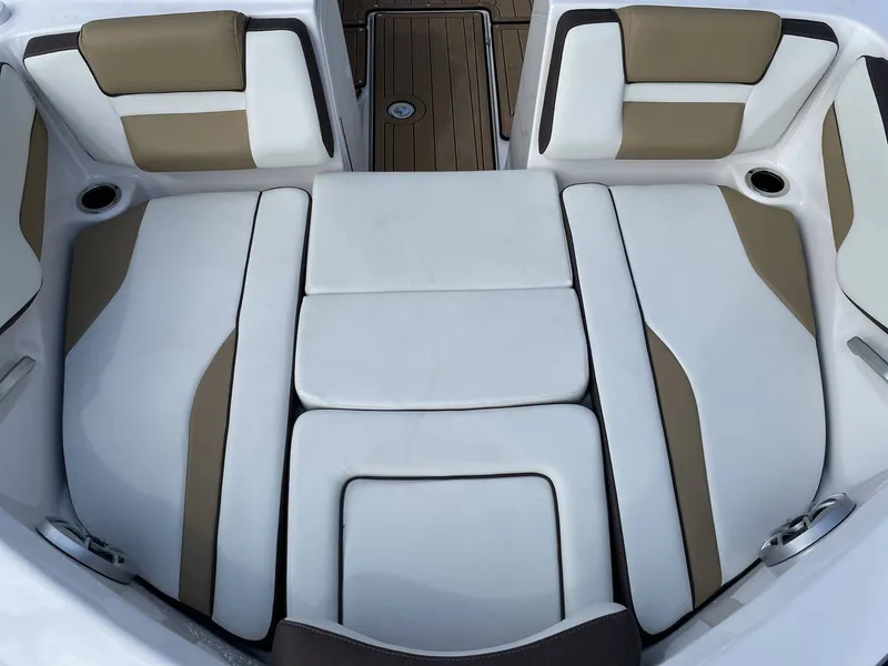 Slide: The Image of Yamaha 195S 2022 - 5