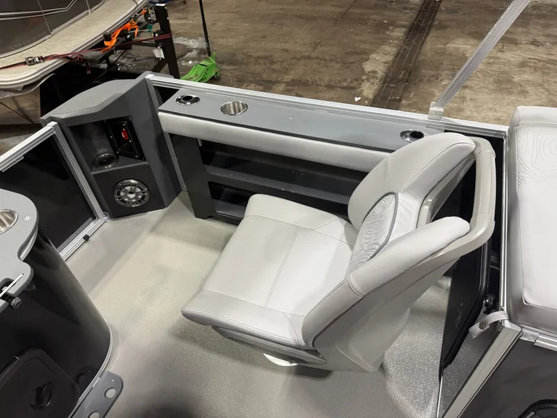 Slide: The Image of Tahoe GEOfish 2385 Rear Fish Tritoon & Honda 4-Stroke EFI 2026 - 22