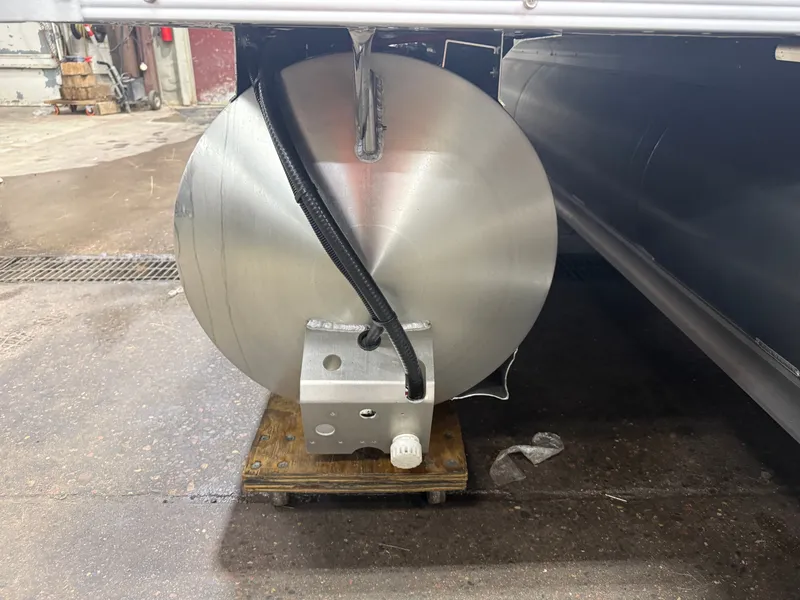 Slide: The Image of Tahoe GEOfish 2385 Rear Fish Tritoon & Honda 4-Stroke EFI 2026 - 40