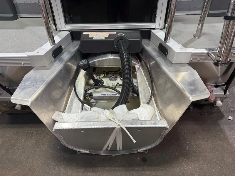 Slide: The Image of Tahoe GEOfish 2385 Rear Fish Tritoon & Honda 4-Stroke EFI 2026 - 42