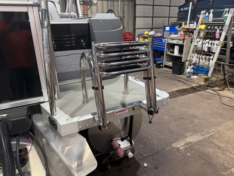 Slide: The Image of Tahoe GEOfish 2385 Rear Fish Tritoon & Honda 4-Stroke EFI 2026 - 44