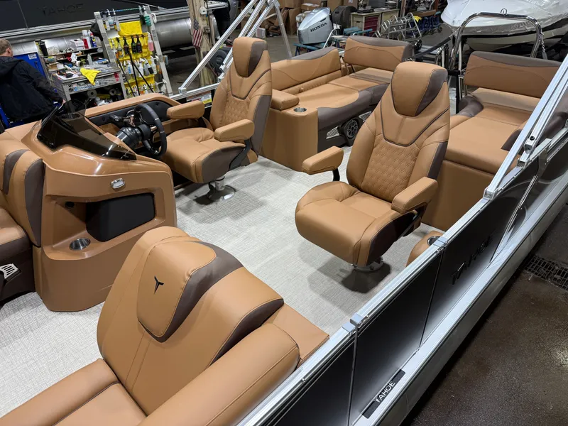 Slide: The Image of Tahoe LTZ 2385 Quad Lounge Shift SS & Honda 4-Stroke EFI 2026 - 3