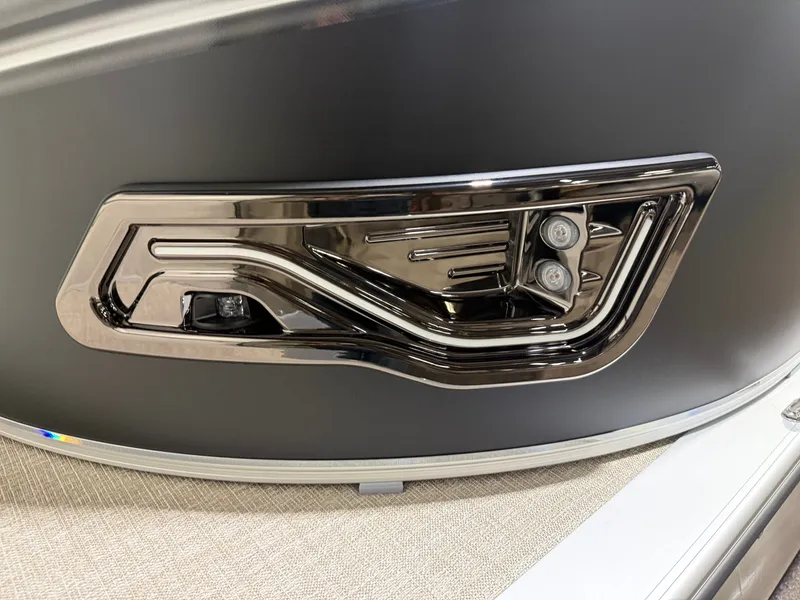 Slide: The Image of Tahoe LTZ 2385 Quad Lounge Shift SS & Honda 4-Stroke EFI 2026 - 35