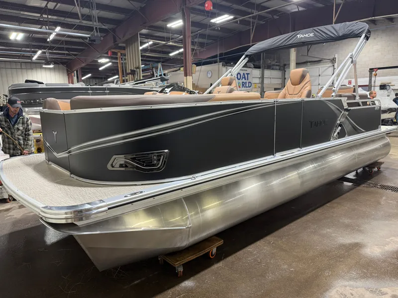 Slide: The Image of Tahoe LTZ 2385 Quad Lounge Shift SS & Honda 4-Stroke EFI 2026 - 37