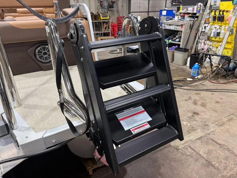 Slide: The Image of Tahoe LTZ 2385 Quad Lounge Shift SS & Honda 4-Stroke EFI 2026 - 42