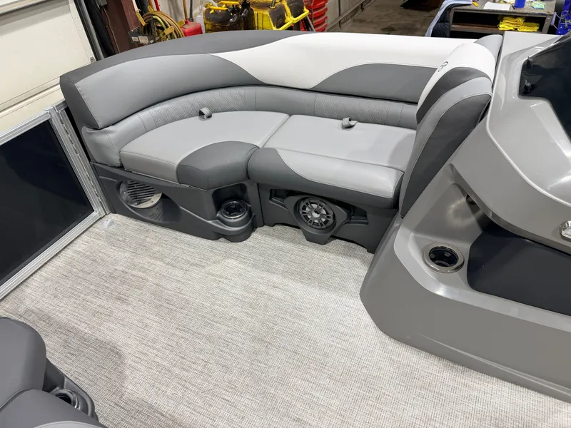 Slide: The Image of Avalon LSZ 2385 Quad Lounge Pontoon & 115HP Yamaha -$35,995 2023 - 17