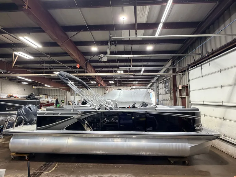 Slide: The Image of Avalon LSZ 2385 Quad Lounge Pontoon & 115HP Yamaha -$35,995 2023 - 18