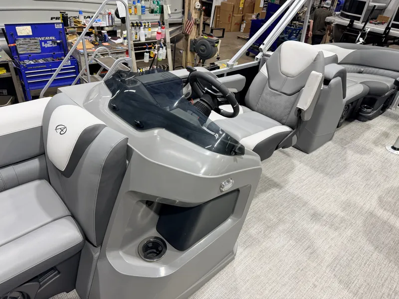 Slide: The Image of Avalon LSZ 2385 Quad Lounge Pontoon & 115HP Yamaha -$35,995 2023 - 19