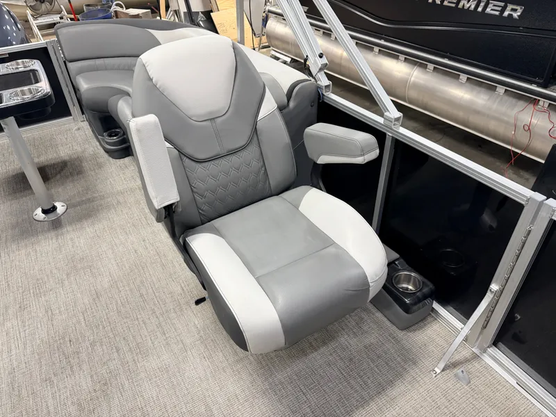 Slide: The Image of Avalon LSZ 2385 Quad Lounge Pontoon & 115HP Yamaha -$35,995 2023 - 28